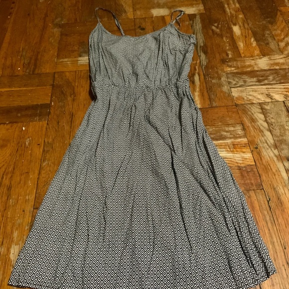 Black and white dress - Picture 1 of 4